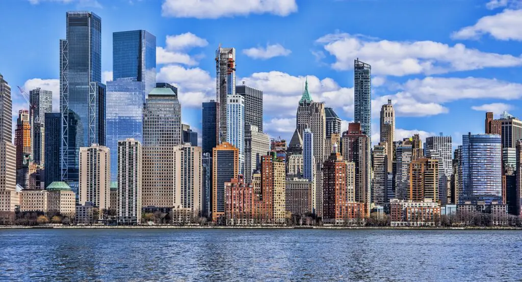 The sea, skyscrapers, and clouds in Manhattan, capturing the stunning view and the essence of things to do in Manhattan for free.