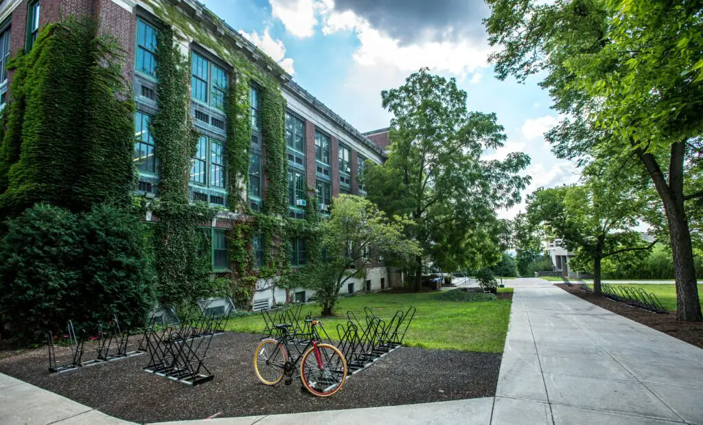 A picturesque view of the university in Syracuse, offering a charming setting for date ideas in Syracuse.