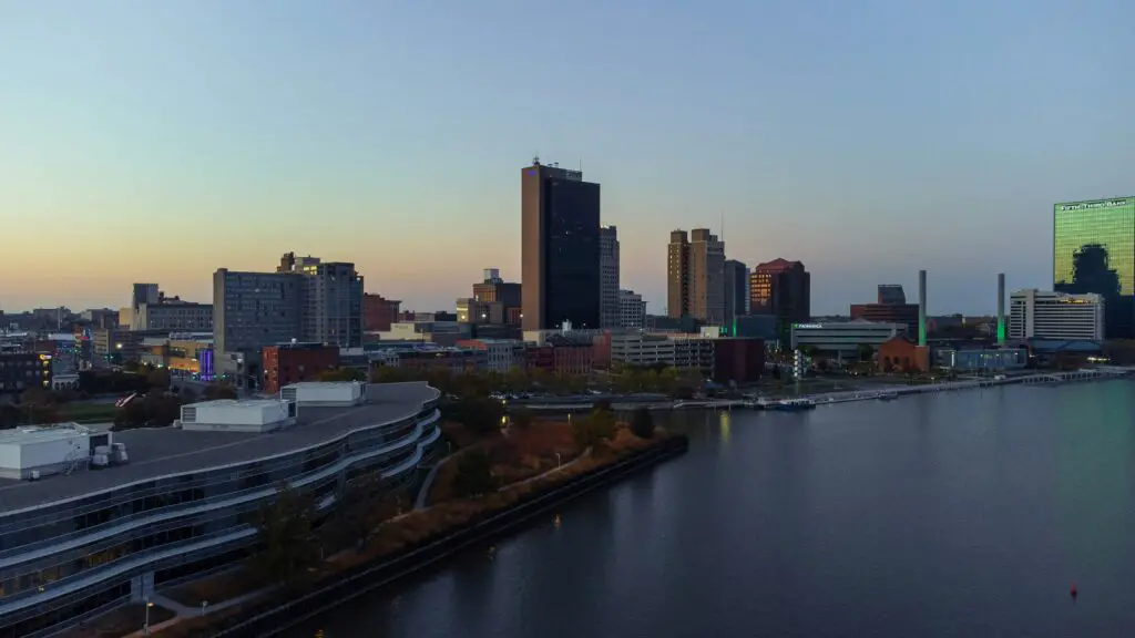 A vibrant scene in Toledo, Ohio, showcasing local events and activities, highlighting things going on in Toledo, Ohio.