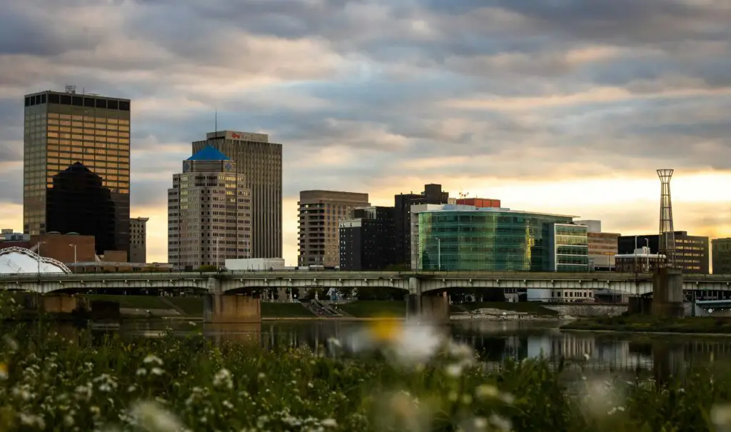 A scenic view of Dayton city, showcasing its vibrant atmosphere and highlighting activities Dayton has to offer.