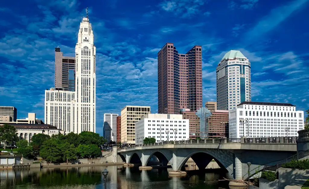 Exploring top attractions and hidden gems—things to do in Ohio.